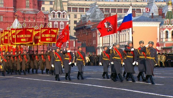 Москва. Красная площадь. Торжественный марш, посвященный 78-й годовщине парада 7 ноября 1941 года (07.11.2019)